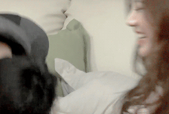 shinees-deactivated20190406: Yura testing her strength, or lack thereof