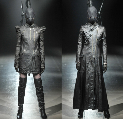 iamtheobject:  ghoulnextdoor:  Can you imagine these glorious horrors stalking and slashing down the runway?  I can and it makes for most memorable nightmares. From Alice Auaa 2014-2015 F/W runway during Mercedes-Benz Fashion Week Japan.  YASSSSSS!