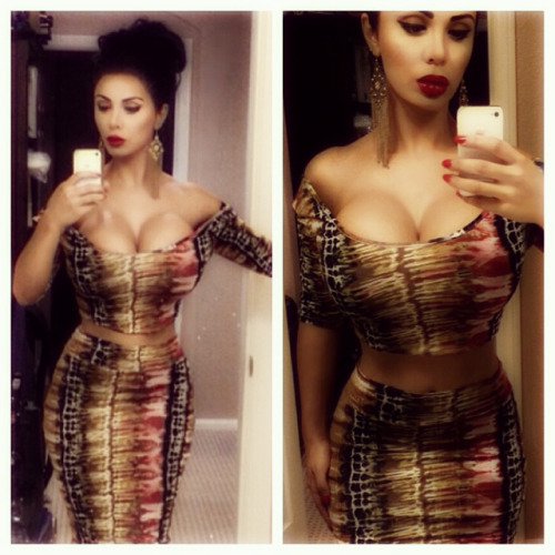 riseofwives:  Resolution for the new year: an introduction to the riseofwives instagram pantheon. In no particular order. First up:  Day #1: @marinakhoshaba - Goddess of the Eternal Hourglass