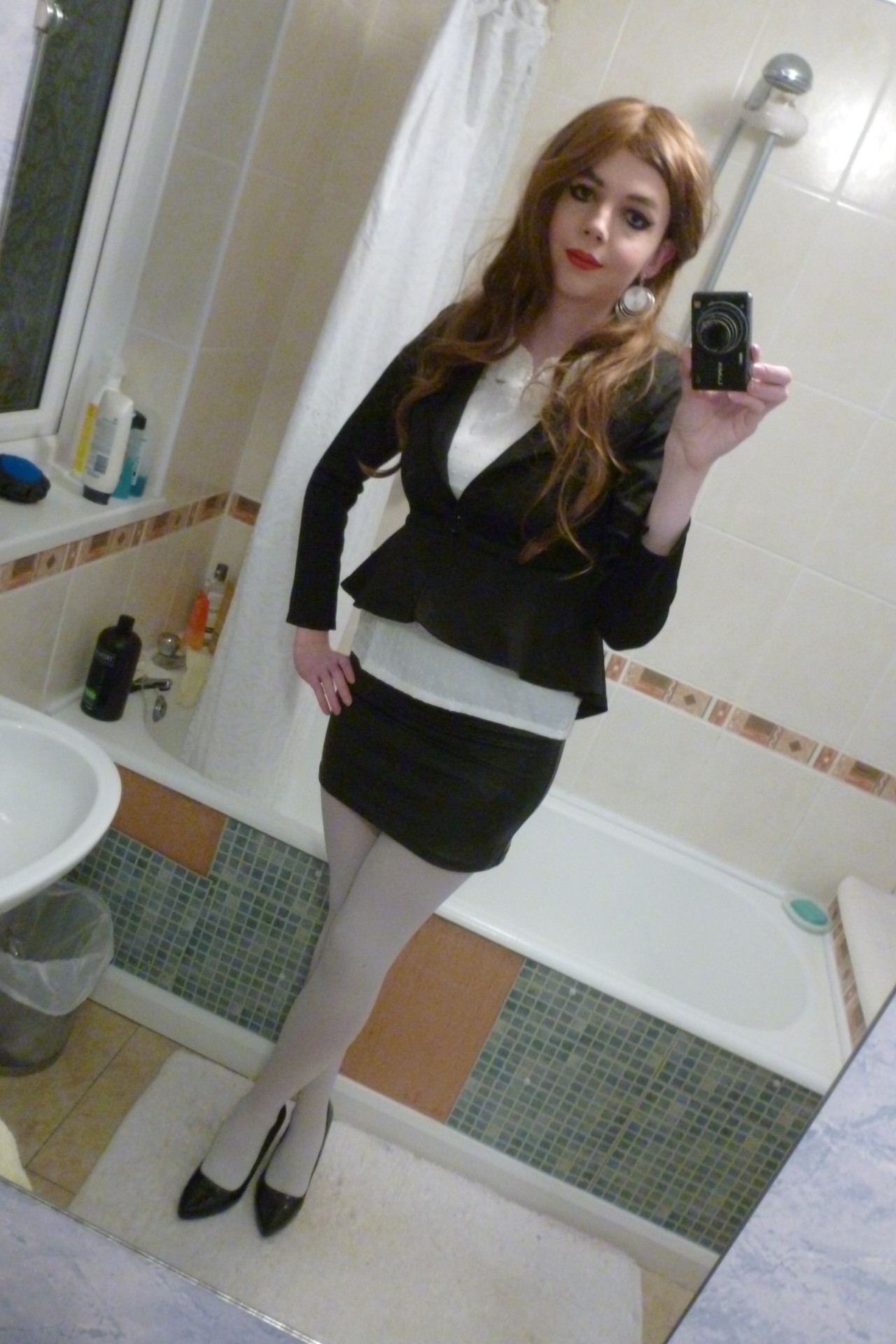 lucy-cd:  Pictures More business, with white tights. So cute &lt;3 