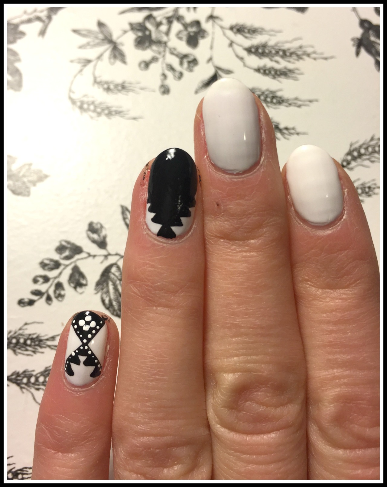 Nail glue 10ml nail art pinhole no wipe sticking gel glue paste drill gel  uv/led Adhesive Rhinestone, Beauty & Personal Care, Hands & Nails on  Carousell