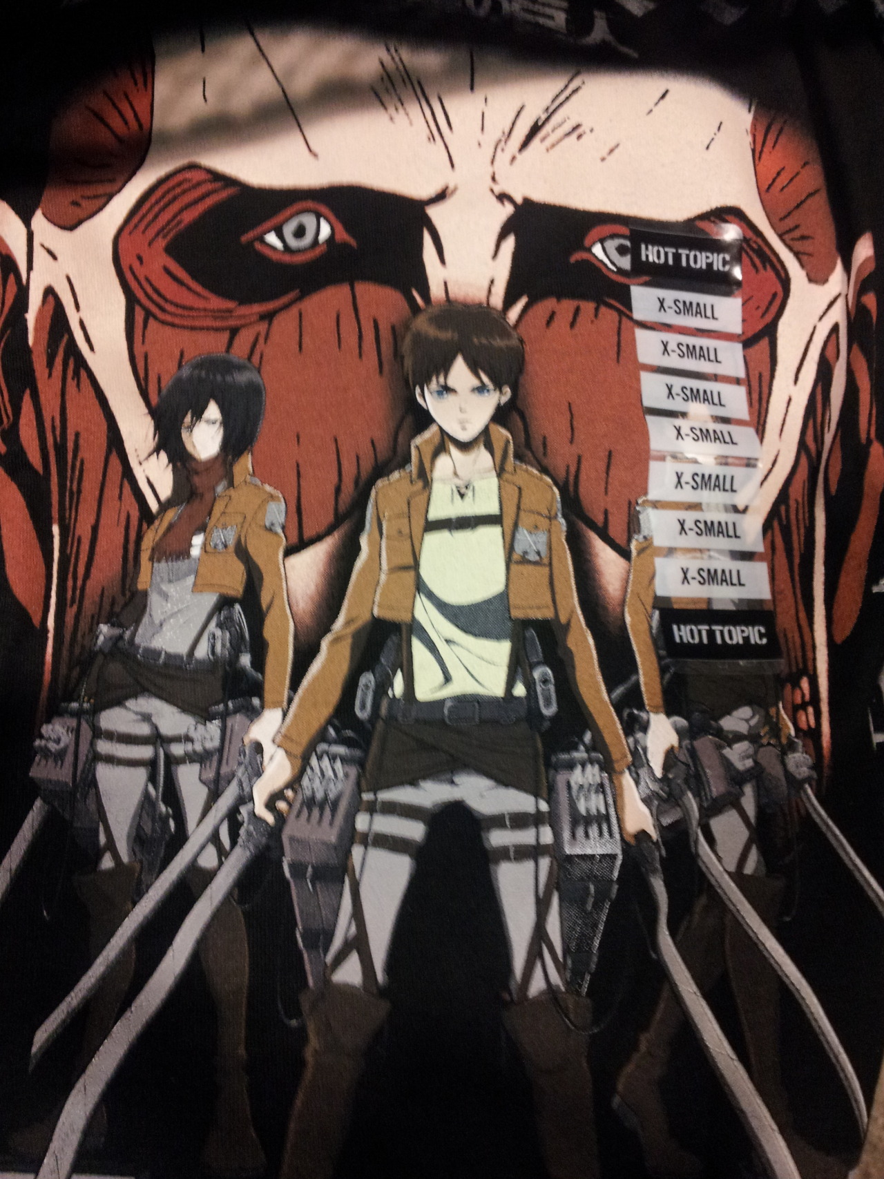 transarmin:  shynii:  I’m fucking dying, I’m in hot topic and there’s this