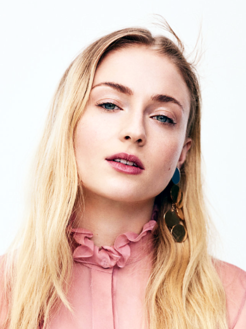 thronescastdaily:Sophie Turner by David Schulze for InStyle Magazine, June 2017
