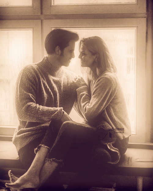 Emma and Killian enjoying a very well deserved quiet moment.