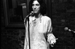 iaintnobodyswhore:  Patti Smith performing