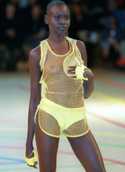  Alek Wek At Givenchy S/S 2000. 