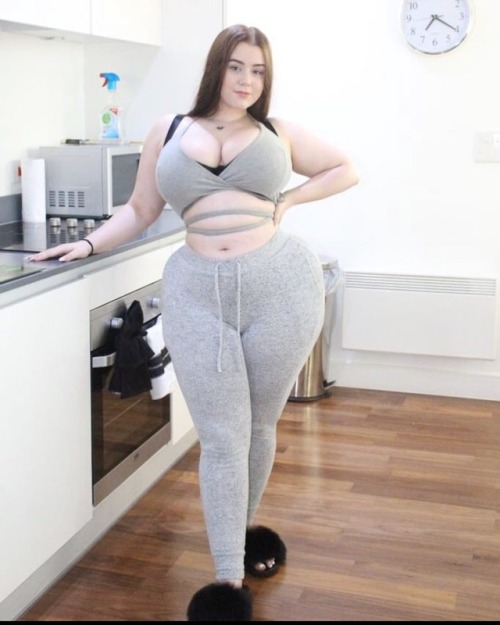 thebiggestever:The thickness on this girl is ridiculous.  I’d love to feel her giant ass grinding on me.