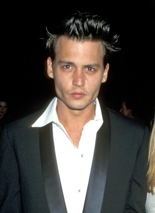27 years ago (1995), on this day (April 3) Johnny Depp attended the Beverly Hills Premiere of “Don J