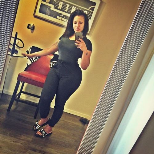bigbootythickass:  Big Booty Thick Ass