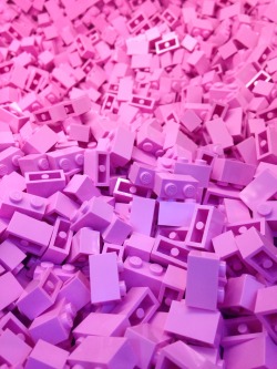daddysjandbabyem:Pink and purple Legos 💗💜