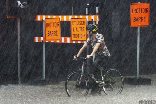 Il y a de beaux orages ces jours ci à Montréal, c'est un temps idéal si vous ai