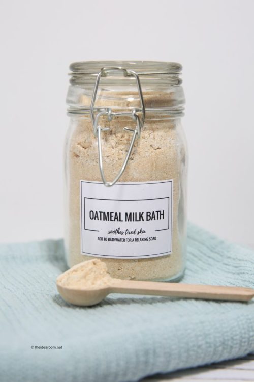 Make this simple luxurious bath soak for a relaxing night. Oatmeal is suitable for all skin types an