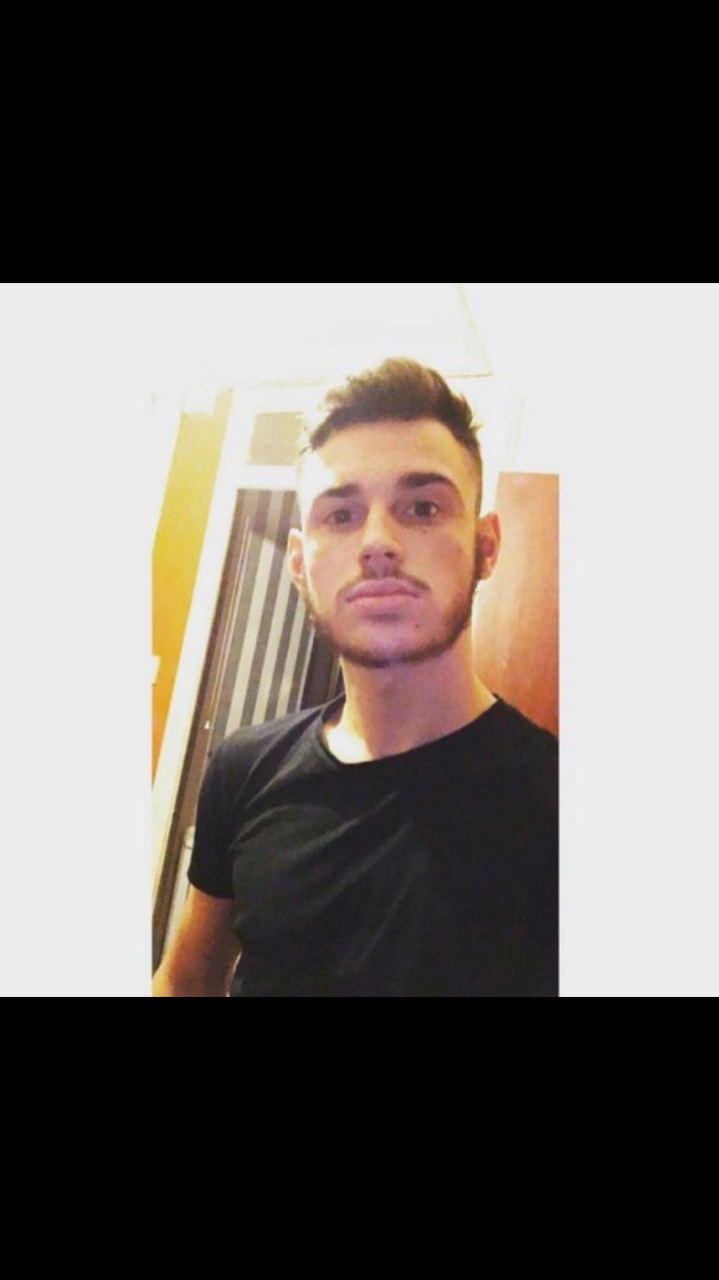 derrylads:Hot belfast boy! Nathan 21 foitballer, tatooed n very hot cock! 