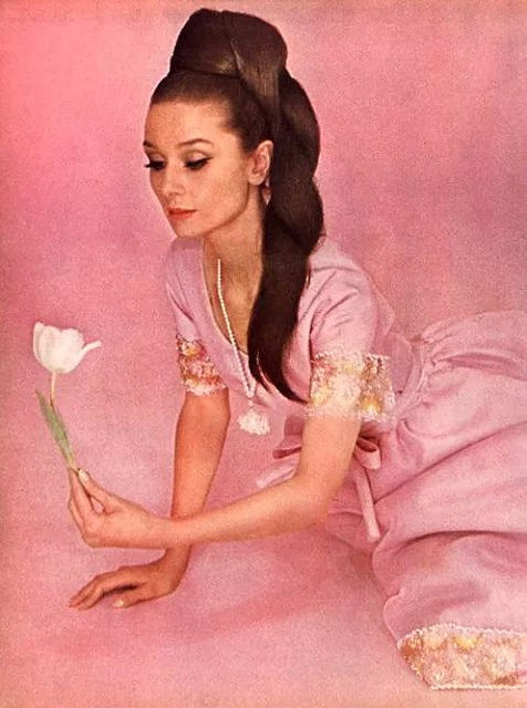 sailorbabydoll:  peterjaussie: Audrey Hepburn on Flickr. Audrey Hepburn