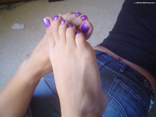 feetplease:Incredibly enticing toes.