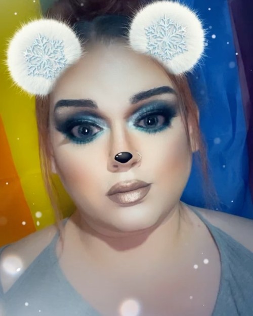 Decided to play with the cosmetics ˚✧₊⁎❝᷀ົཽ≀ˍ̮ ❝᷀ົཽ⁎⁺˳✧༚ UnicornQueen #UnicornQueen XxXThC #pride #t