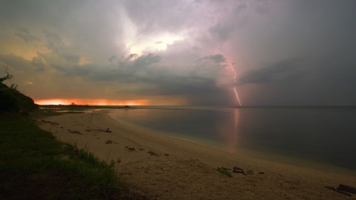 darthvader68:  Sunset and Lighting…..Natures beauty and power. Taken on Long Island