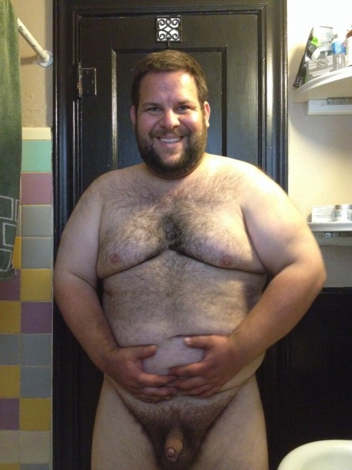 gordo4gordo4superchub:  okcbigbear:  Tummy Tuesday. I got very dirty at work today. And my god, look at my farmer’s tan!!  Also, I don’t know why I stuck my finger in my belly button.  Sexy