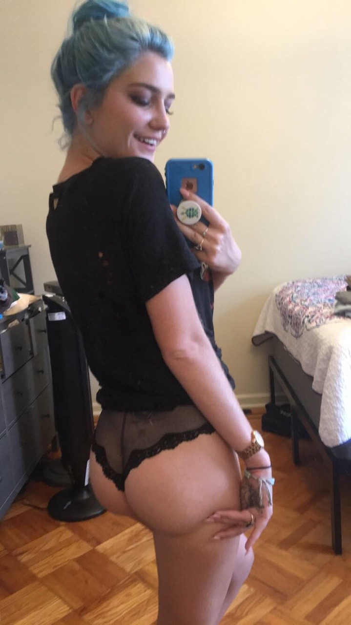 kitten-tv:  The Belfie game was strong💪  get access to my private snap💦🔞