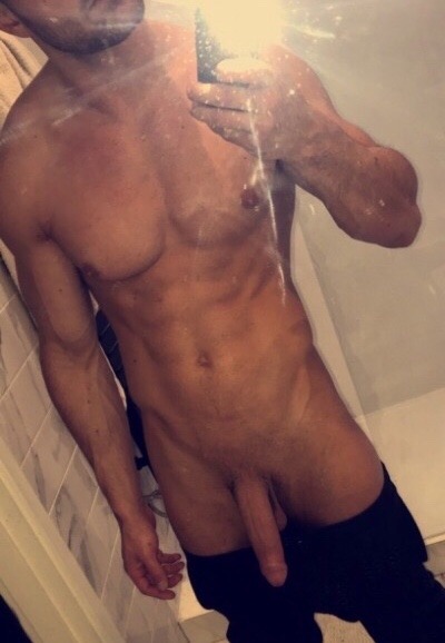 azza1243:  celebritynudes:  naughtytreat: fuustevepena:  James Moore (Ex on the Beach)