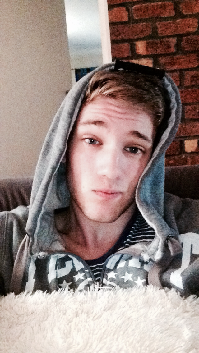 thehottestguysblog2:Follow me for more: Blog 1: http://www.thecutegays.tumblr.com