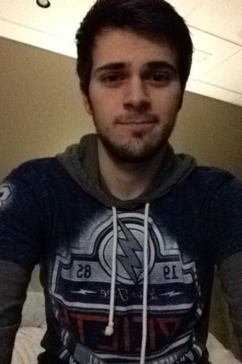 aubsticle:  I never smile with my teeth anymore. idk tbh. 