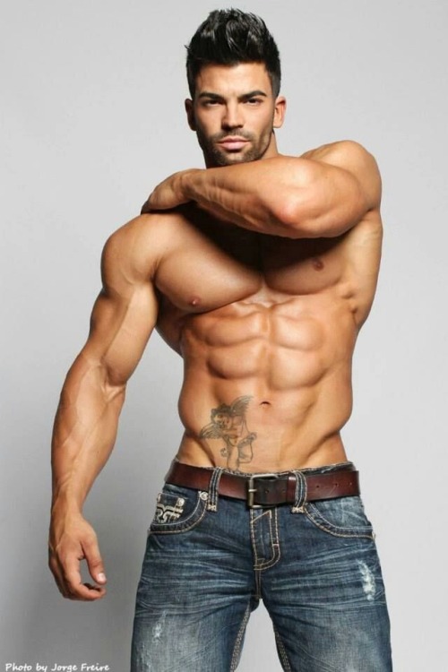 hotmenofmiami:  Gorgeous Spanish fitness model and part time Miami resident Sergi Constance 