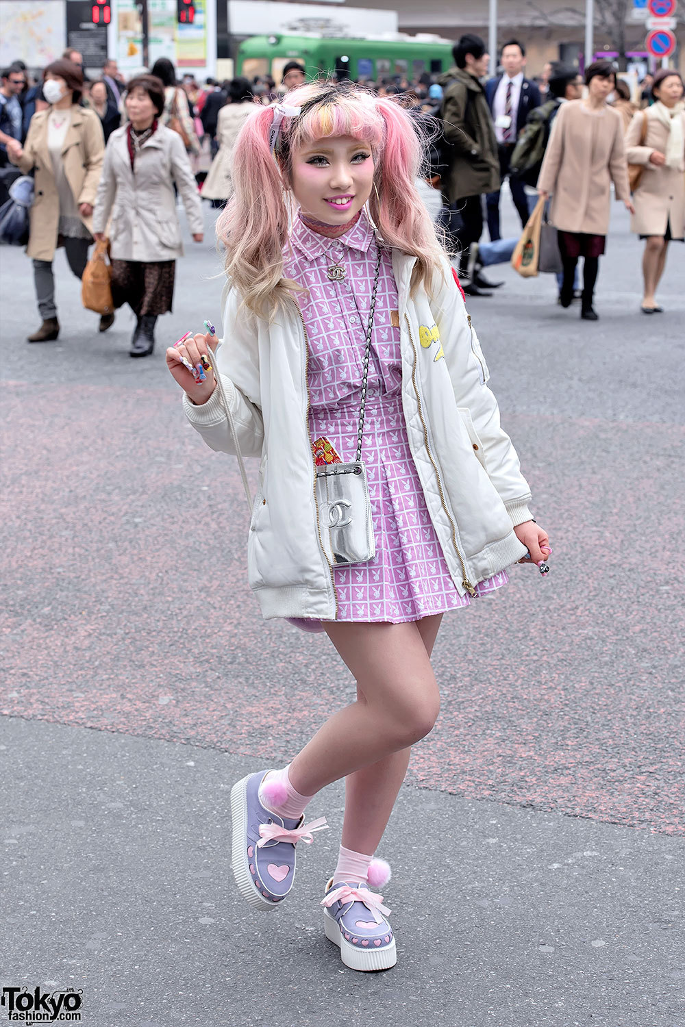 tokyo-fashion:  20-year-old Koyucha at Shibuya Scramble today with a super cute pink