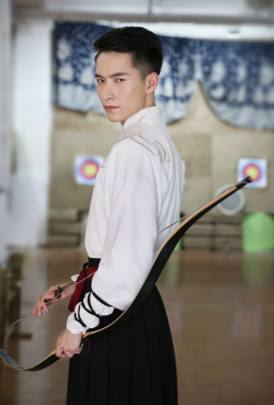 scarlettohairdye: knitmeapony:  violent-vixen:  changan-moon: Traditional Chinese hanfu for archery by 重回汉唐  Me: oh he’s cute *keeps scrolling* Me: oh SHE’S cute!  Yeah this is pretty much bi culture right here.  THE DRAMATIC SQUAT 