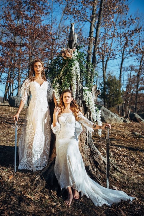 lilbittydragon: girls-can-get-married: Nimue and Morgan Le Fay offbeatbride.com/arthurian-we