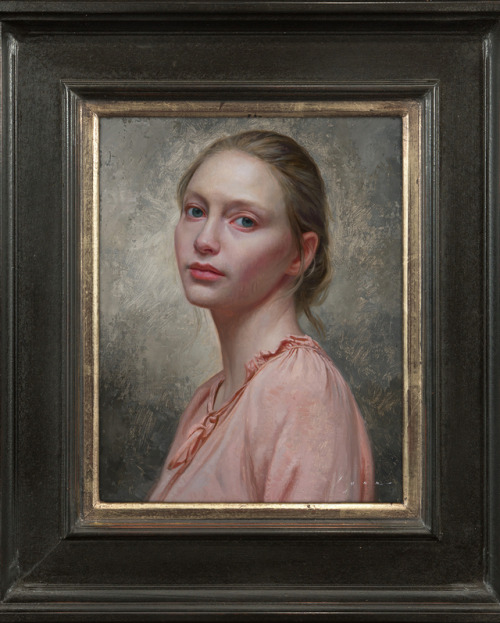 “Sonja in Grey” 8"X10" oil on linen on panel, in a beautiful @masterworksframe