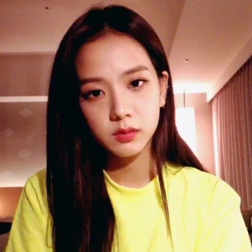 jisoo yellow | Tumblr