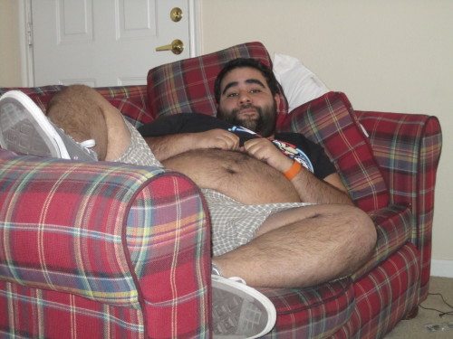 josecorner:  fierybiscuts:  Devlin found my camera and took pictures while we were watching Parks And Recreation :3  >_> *swoon*