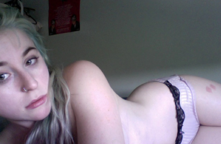 wasabifrog:  im drinking neat vodka, havent washed my hair in a week and am about