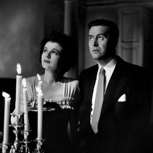 tcm:Ruth Hussey and Ray Milland in THE UNINVITED (‘44)