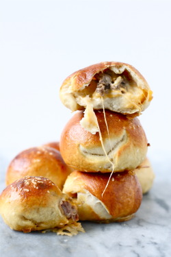 do-not-touch-my-food:  Steak and Cheese Stuffed Pretzel Bites