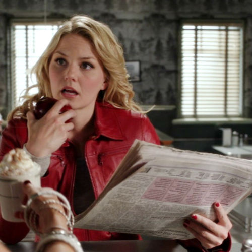 anothershadeofgreen: lana-banana-fee-fi-bo-bana:  When you tryna taste Regina’s forbidden frui