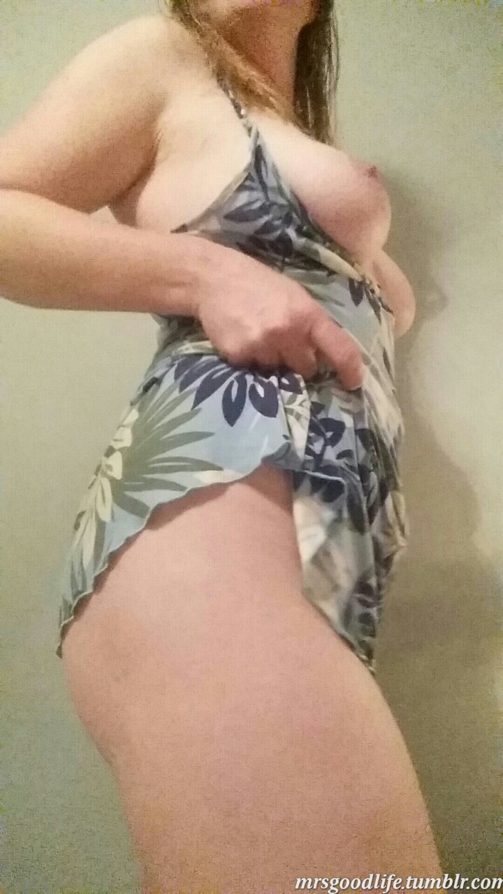 mrsgoodlife:  Took a shower, then took a lot of pics! Couldn’t choose one, so I’m