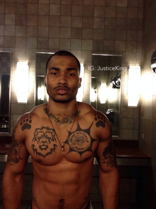 takethatdicknigga:  dcnupe:  quan20:  justiceking:  Bulky Instagram: JusticeKing  ❤️❤️