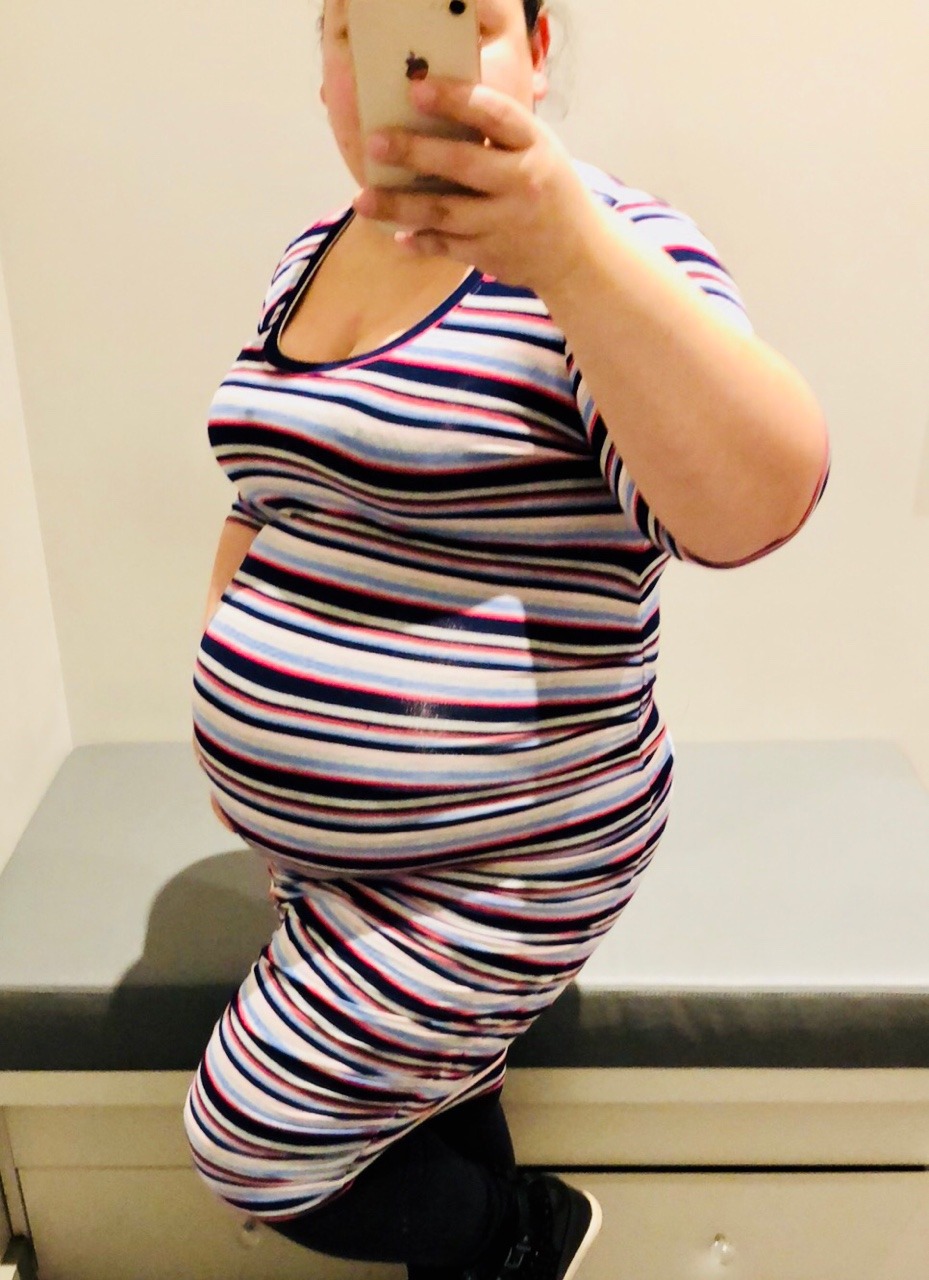 preggoalways:  Stripes and a belly
