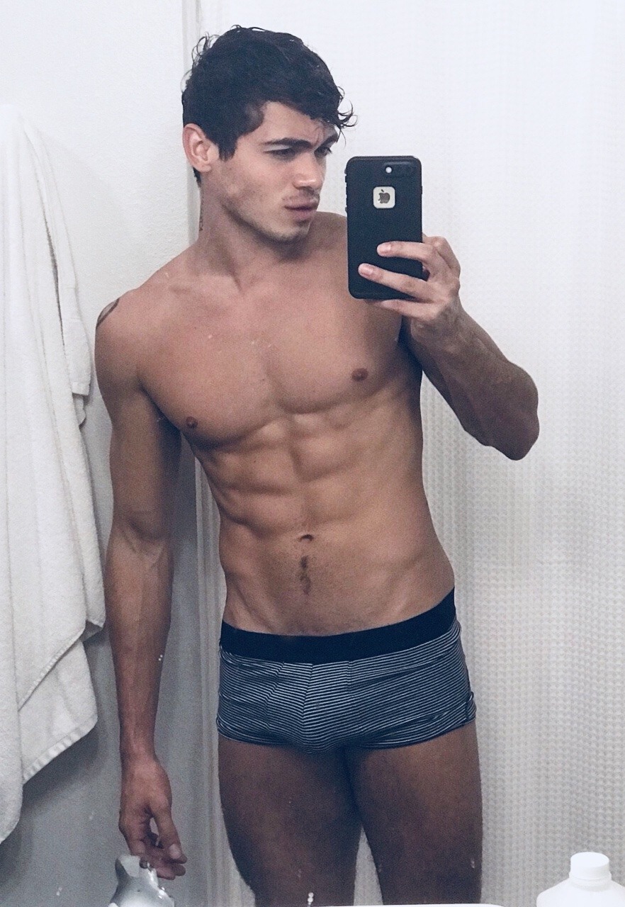 ashtonsummerslove:ashton summers