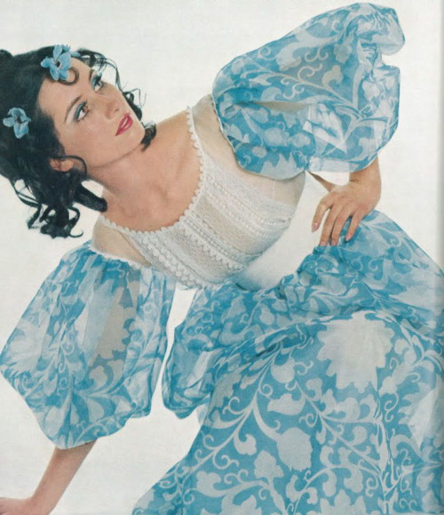 Beauty in blue….Annabella Pearson-Gee by Henry Clarke for Vogue UK, April 1st, 1968