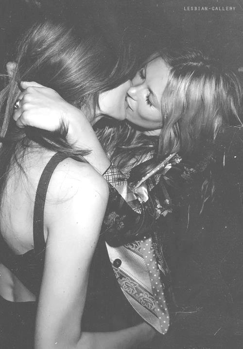 the-inspired-lesbian:  love & lesbians 