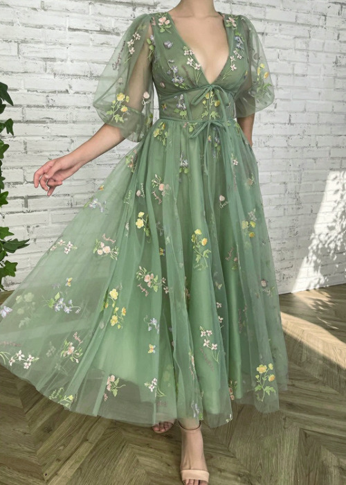 chandelyer:Teuta Matoshi “Flourishing Meadow” and “Pastle Castle” gowns Plumeria fashion