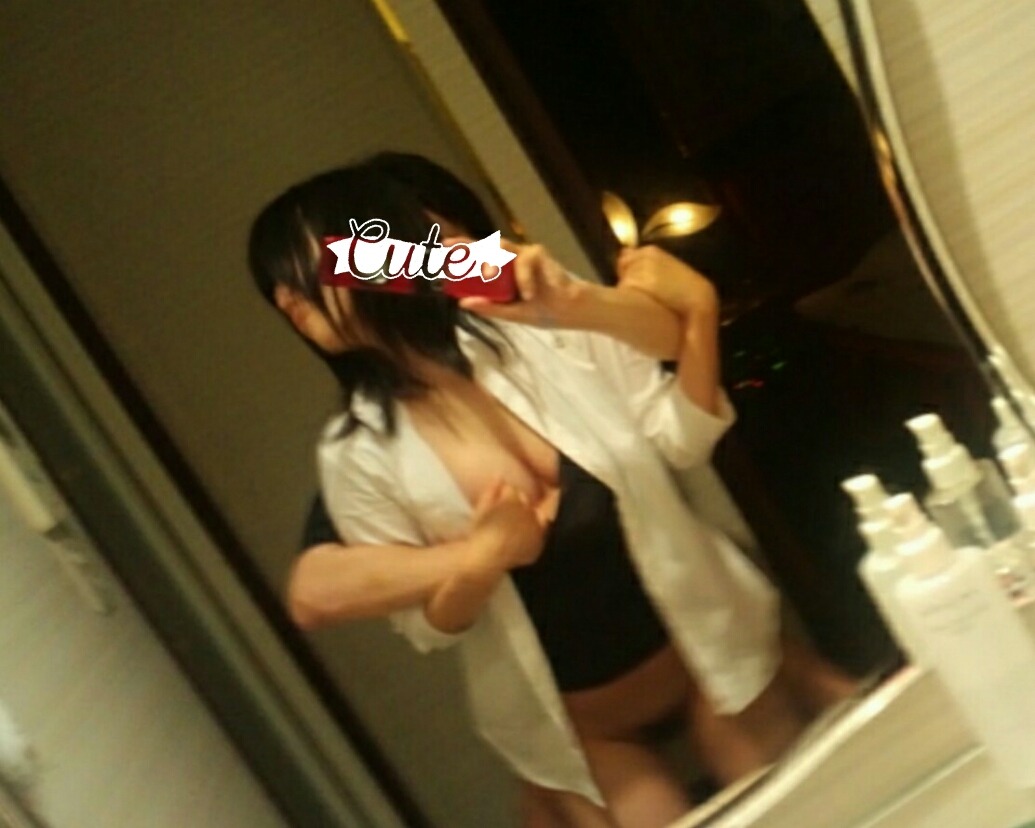 hosy999:  loveandjuice:  eriko  いい感じの下の中女