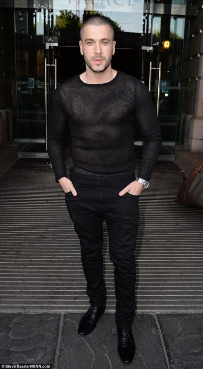 heavyryan: bigandbeefygrrr: Shayne Ward (UK X Factor Winner and Coronation street actor) has really 