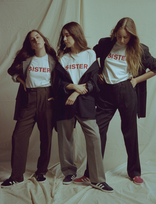 haimtheblog:  HAIM ‘SISTER SISTER SISTER’ TOUR