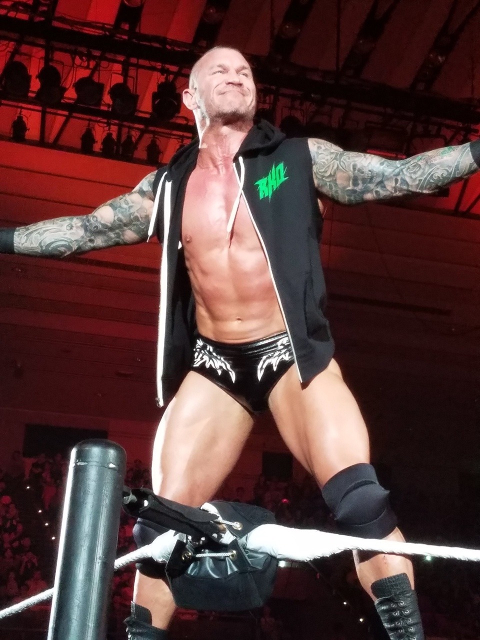 ortons-hooligans:Randy orton Wwe live 9/16/2017 osaka/ japan 🇯🇵 (1)