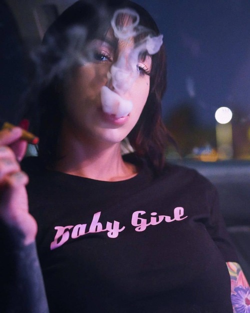 girls who smoke weed