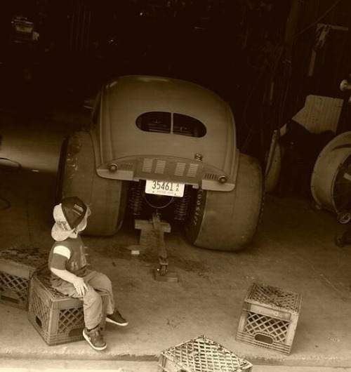 hotrodzandpinups:The addiction starts young